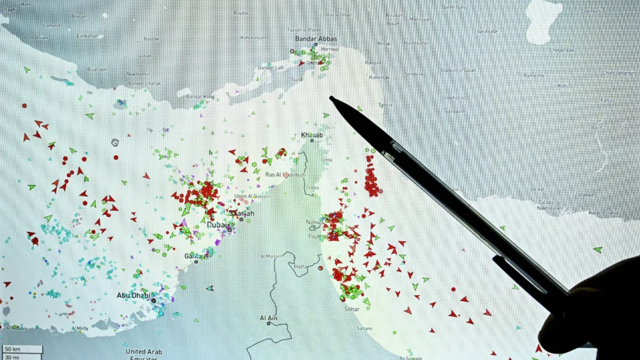 Trump Signals Possible US Operation to Reopen Strait of Hormuz