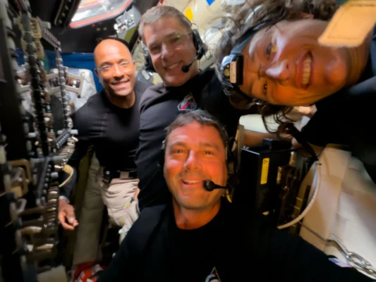 ‘You’re Inspiring’: Lawmakers Call Artemis II Astronauts Before Returning to Earth