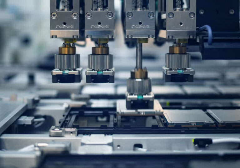 Apple and Intel are reportedly working on a chip manufacturing deal