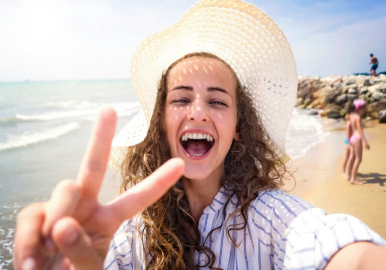AI could steal fingerprints from high-resolution selfies, experts warn