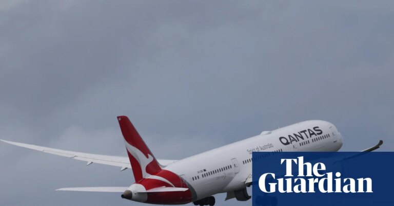 Passenger detained and banned from Qantas after allegedly biting attendant on flight from Australia to US | Qantas