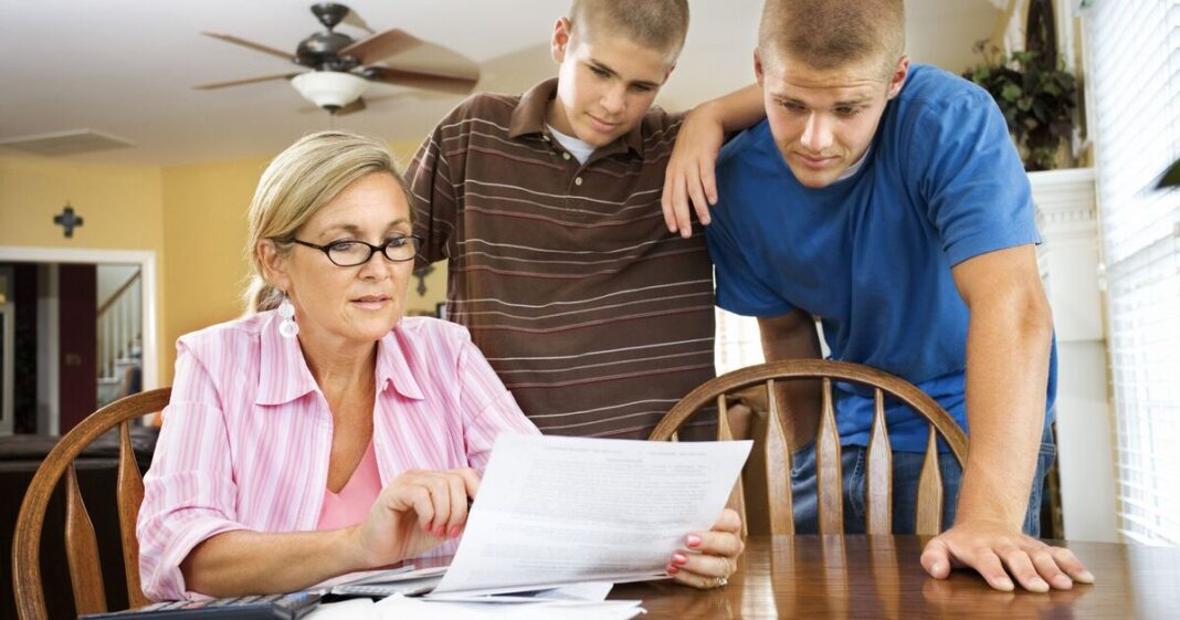 HMRC warns parents they could see payments stop this summer | Personal Finance | Finance