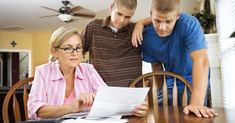 HMRC warns parents they could see payments stop this summer | Personal Finance | Finance