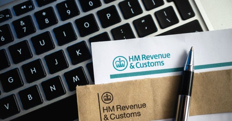 HMRC issues £900 warning to millions of UK households | Personal Finance | Finance