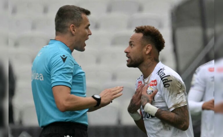 Raging Neymar Forced Off By Refereeing Error As Santos Lose