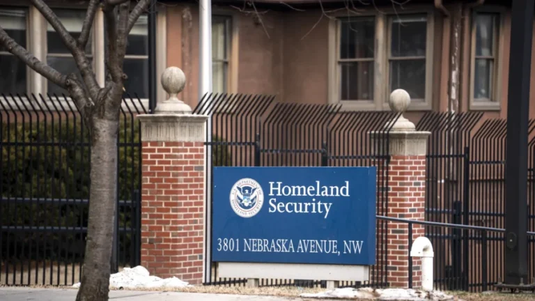 DHS to Vet Immigrants for ‘Extremist Views’