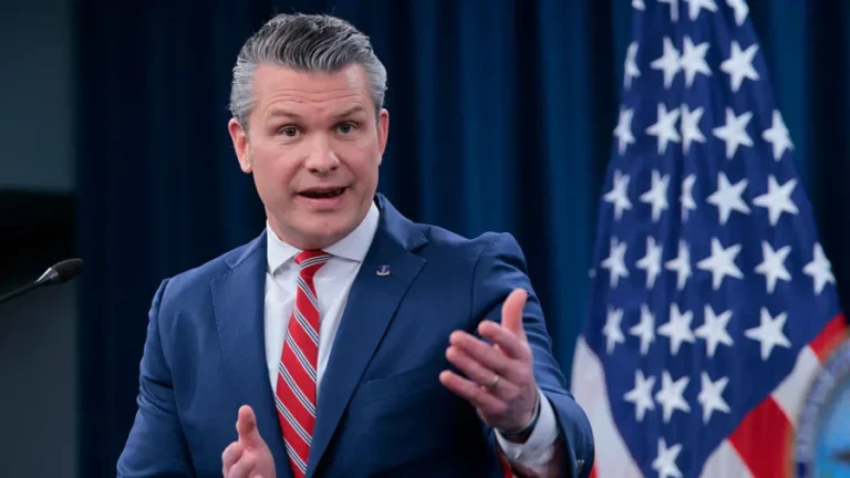 Kelly vs Hegseth Stakeout Takes Place Outside Court