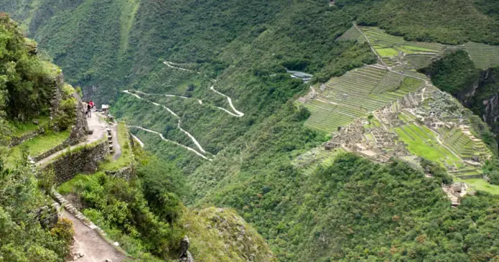 Australian man dead after 400-metre fall during hike on Peru’s Inca trail – National