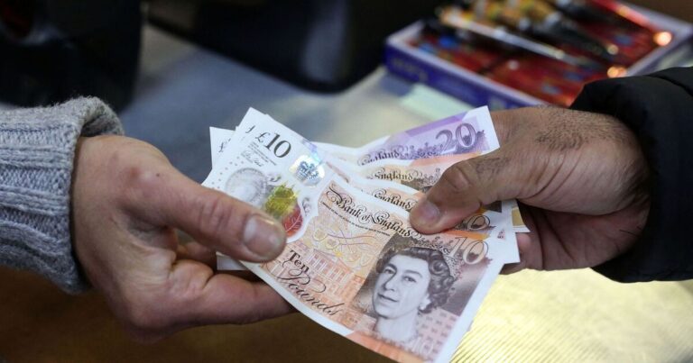 HMRC confirms £727.48 state pension handout with 1-year rule | Personal Finance | Finance