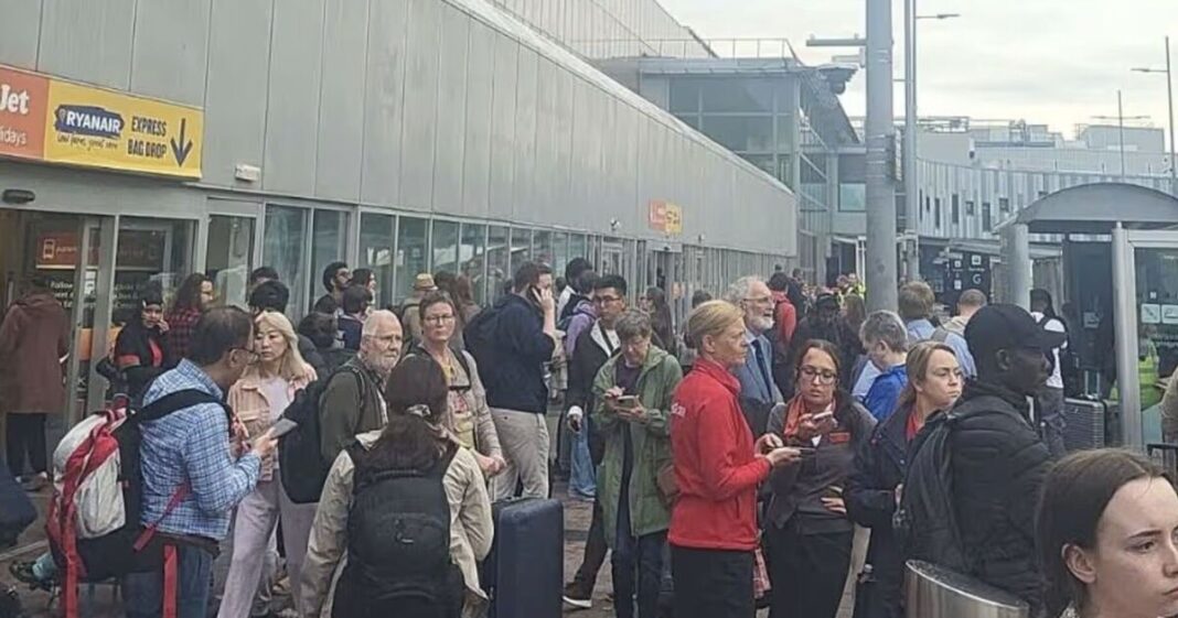 Edinburgh Airport RECAP: Hub reopens after bomb squad search and passenger evacuation | UK | News