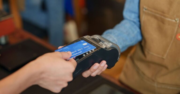 Worldpay outage LIVE: UK supermarkets unable to take card payments | UK | News