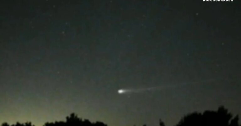 Meteor lights up southern Michigan as it burns through Earth's atmosphere