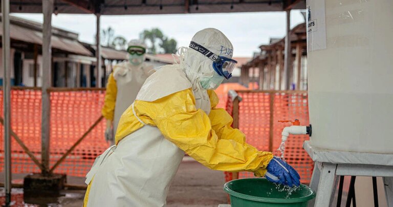 In Congo, doctors face Ebola with little protection: “We live with fear”