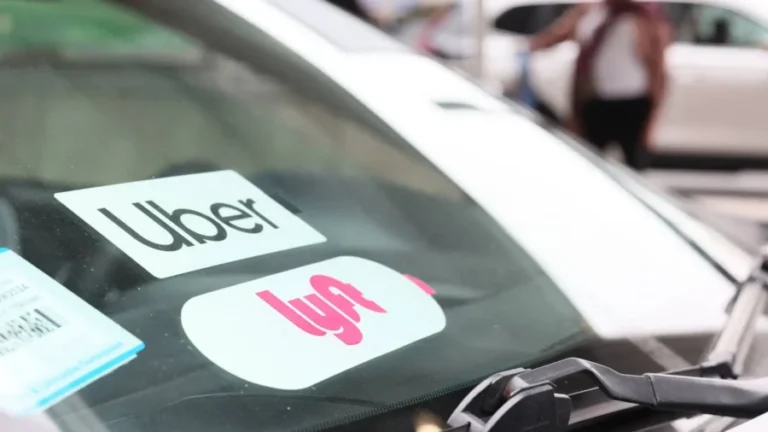 Lyft Driver Stabbed In Neck During Fight With Passenger, Police Say