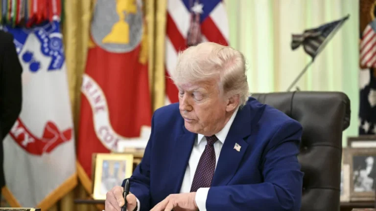 Trump Expands TrumpRx to Over 800 Prescription Drugs