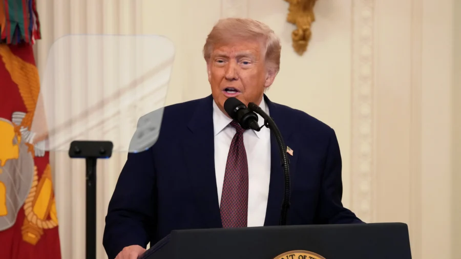 Trump Calls for Federal Intervention in Chicago After Violent Weekend