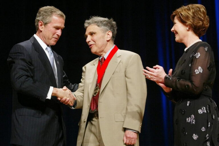 Psychiatrist Robert Coles, Pulitzer Prize-Winning Author Who Championed Needs of Children, Dies