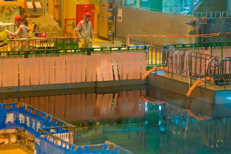 Reactor Reboot at World’s Largest Nuclear Plant Highlights Flaws in Japan’s Radioactive Waste Plans