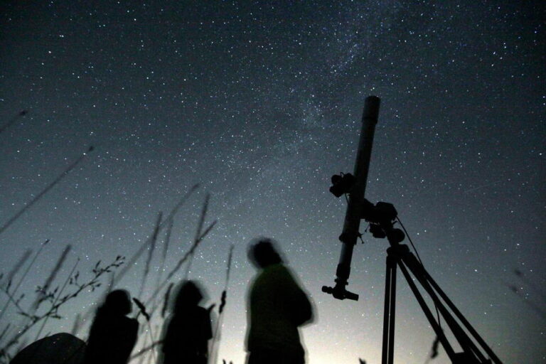A Large, Harmless Asteroid Will Zip Past Earth This Weekend