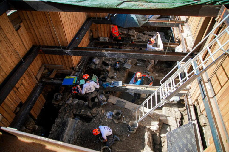 Under Notre Dame Cathedral, a ‘Dig of the Century’ Unearths 1,700 Years of History