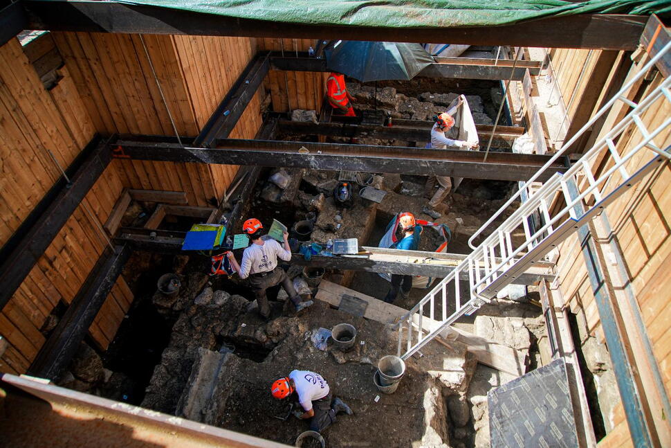 Under Notre Dame Cathedral, a ‘Dig of the Century’ Unearths 1,700 Years of History