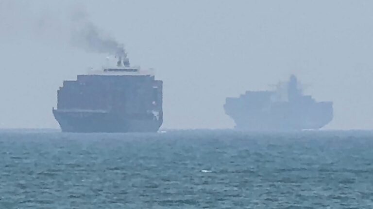 Iran, Oman in final Strait of Hormuz talks; Trump claims deal near