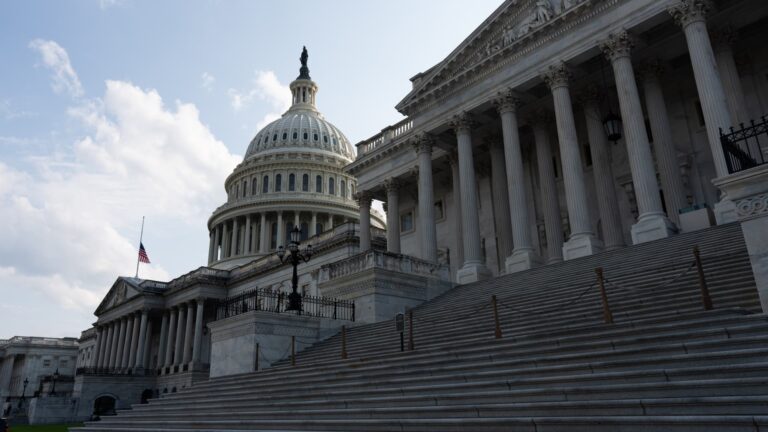 Congress pushes war powers resolutions, tells Trump to abandon Iran war