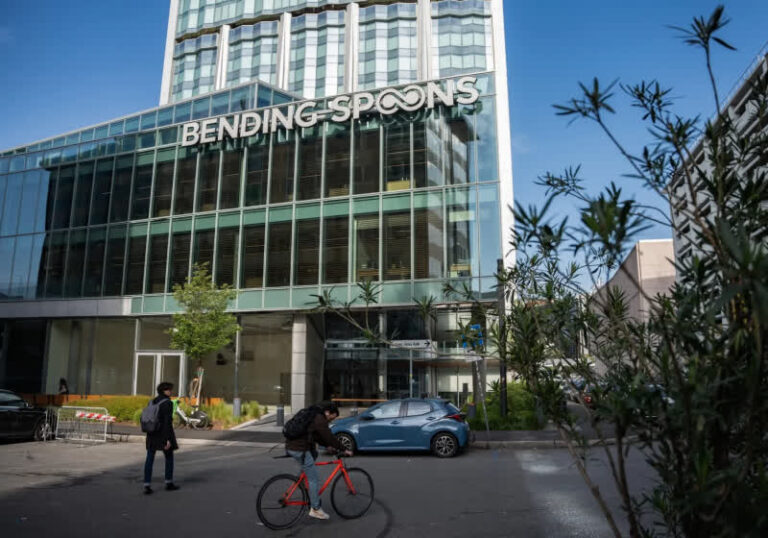 Bending Spoons bought Vimeo, Evernote, and AOL instead of chasing AI, it just had a $25.7 billion IPO