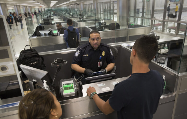 US prosecutors charge Atlanta man after GrapheneOS phone wipes itself during airport search