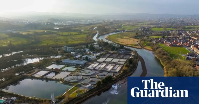 Water bosses’ pay rises despite bonus ban and public fury over bills and pollution | Water industry