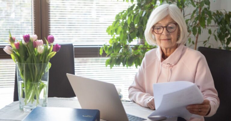 Women could be owed State Pension back payments due to DWP errors | Retirement | Finance
