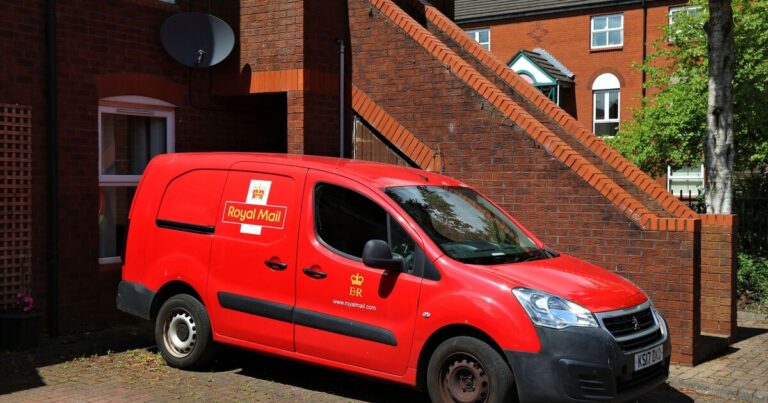 Royal Mail says homeowners face prosecution and gives 10 minute rule