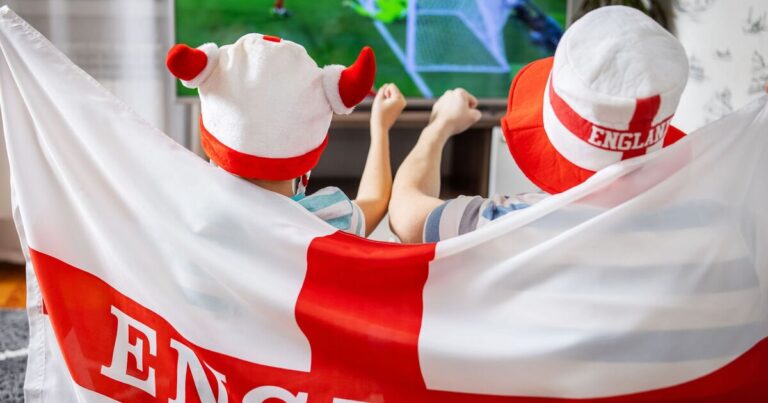 England fans issued warning over £110 fines for late night Argentina match | UK | News