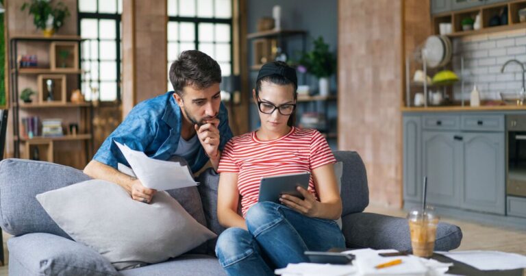 Millions of savers issued £1,848 account warning | Personal Finance | Finance