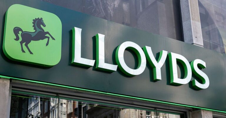 Lloyds emails customers as it shares method to ‘spot the signs’ | Personal Finance | Finance