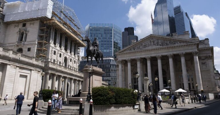 Brits should ‘prepare for interest rises’ as urgent money warning issued | Personal Finance | Finance