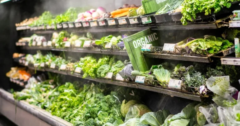 Americans are eating less produce amid cyclospora outbreak, CBS News poll finds