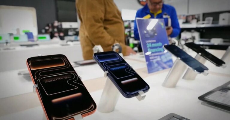 Apple unveils program to allow consumers to lease devices