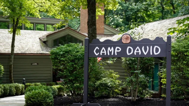 Trump to Host Cabinet Meeting at Camp David on Friday