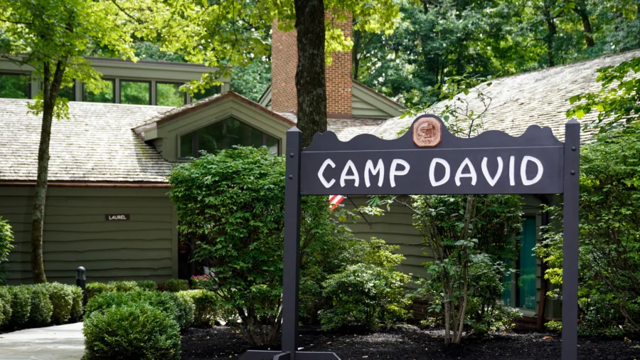 Trump to Host Cabinet Meeting at Camp David on Friday