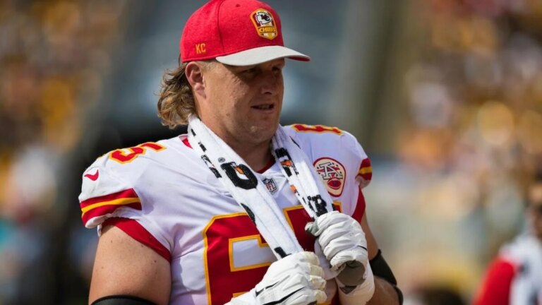 Former NFL guard Jordan Devey dies at 38