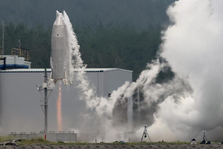 Japan’s Space Agency Conducts First Test Flight for Experimental Reusable Rocket