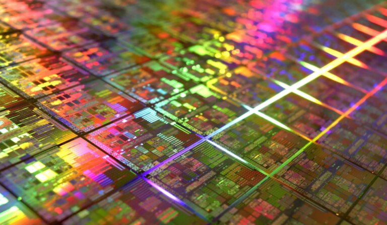 Intel is giving a startup the keys to its x86 (Atom) CPU kingdom