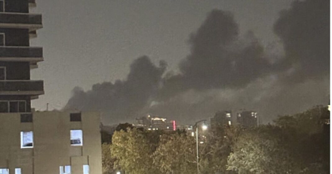 Dubai explosions LIVE as huge smoke seen near luxury port after ‘loud bangs’ | World | News