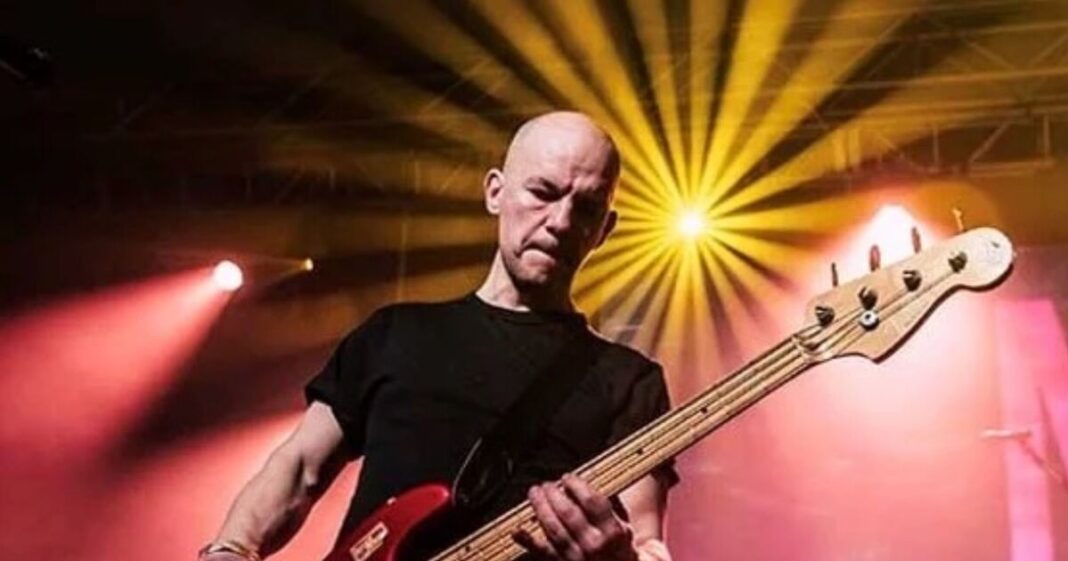 Popular musician tragically dies after being hit by a tractor | UK | News