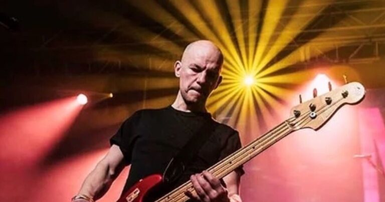 Popular musician tragically dies after being hit by a tractor | UK | News