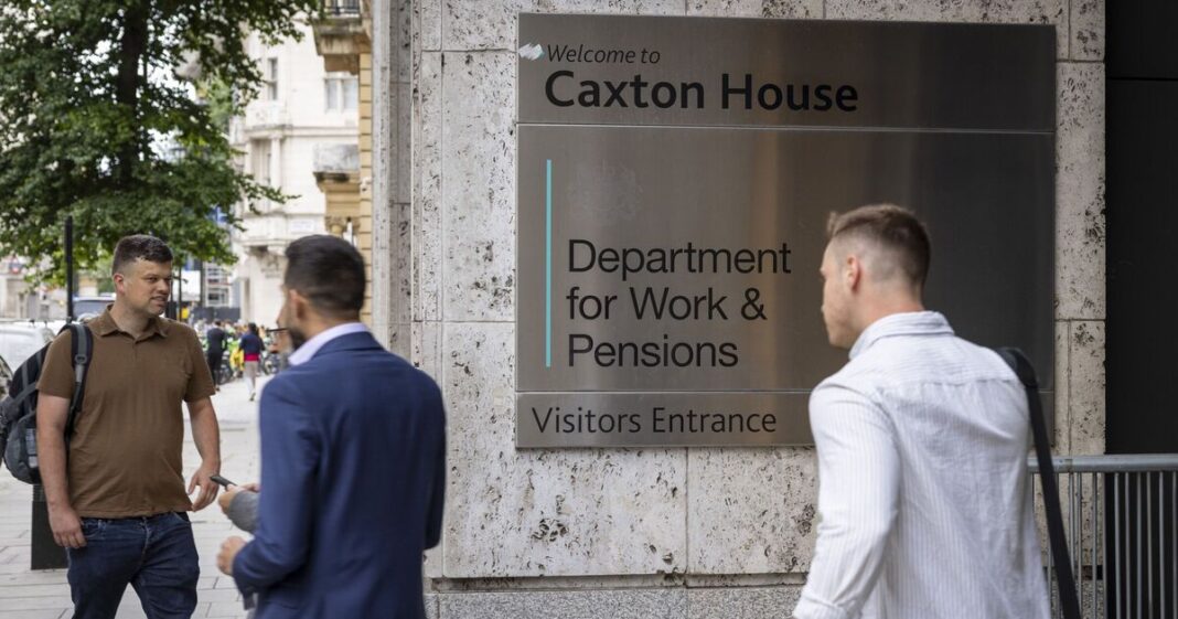 DWP forced to give back up to £5,000 to people who wrongly received fines | Personal Finance | Finance