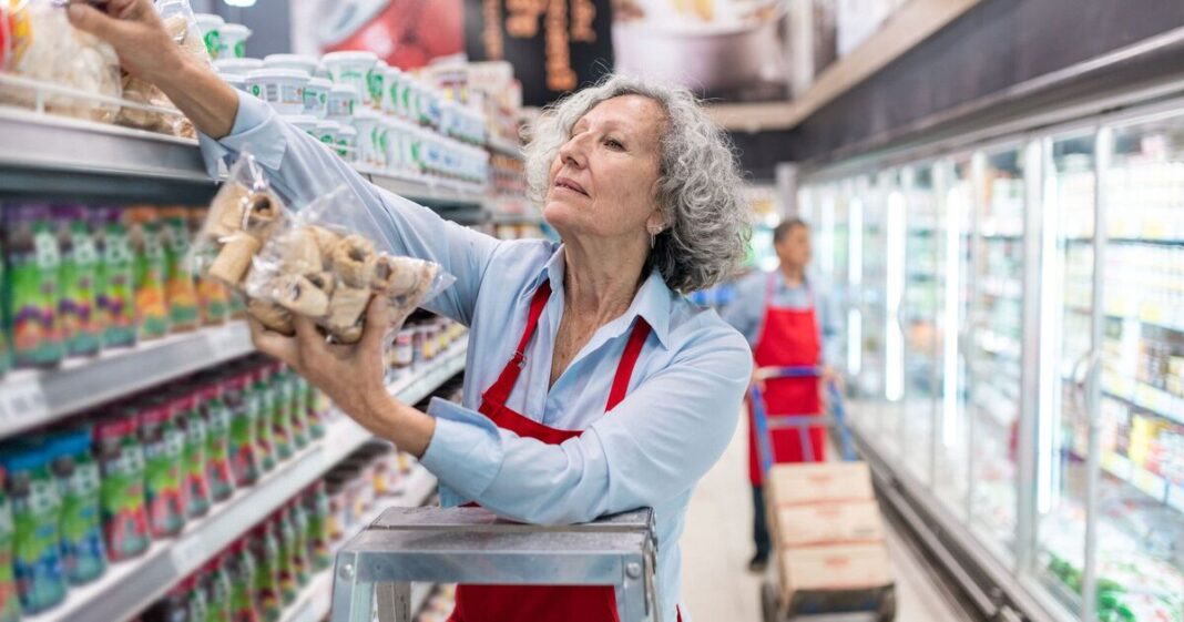 Brits call to lower state pension age ‘to free up jobs’ | Personal Finance | Finance