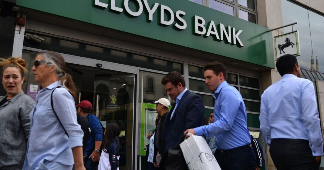 Lloyds Bank warns of rise in cruel HMRC scam costing victims £2,288 | Personal Finance | Finance
