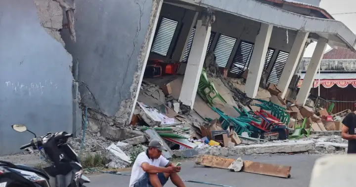 Thousands awaiting aid in Indonesia after earthquake kills 68 – National